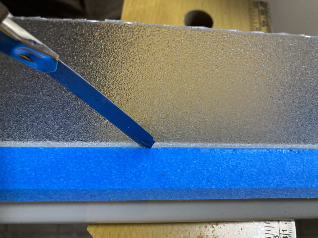 浴室扉のアクリル板の交換diyしました 2枚折れ戸のアクリル板が1枚のタイプ ひだりー工房